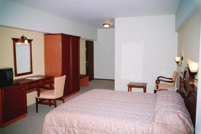קוסדסי Kayhanbey Hotel מראה חיצוני תמונה