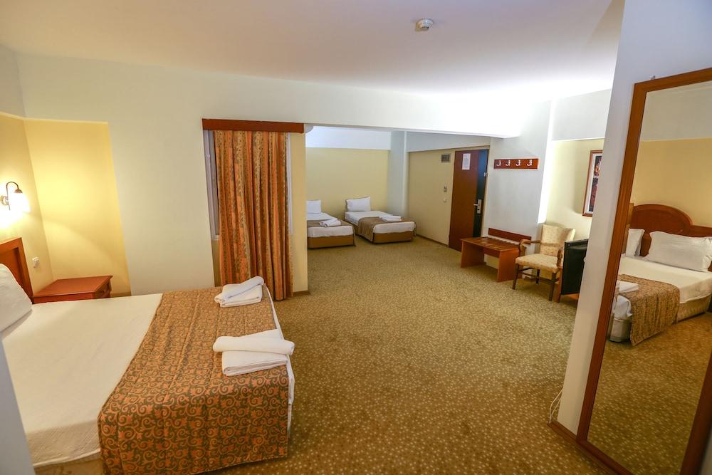 קוסדסי Kayhanbey Hotel מראה חיצוני תמונה