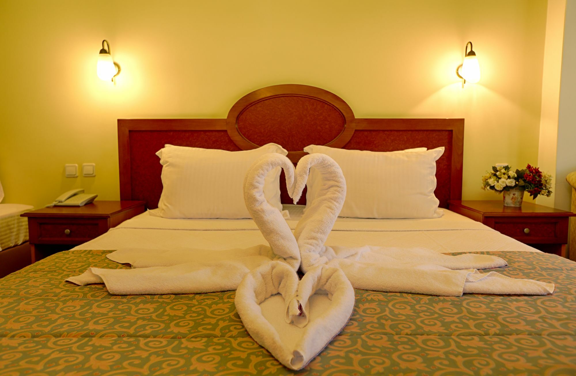 קוסדסי Kayhanbey Hotel מראה חיצוני תמונה