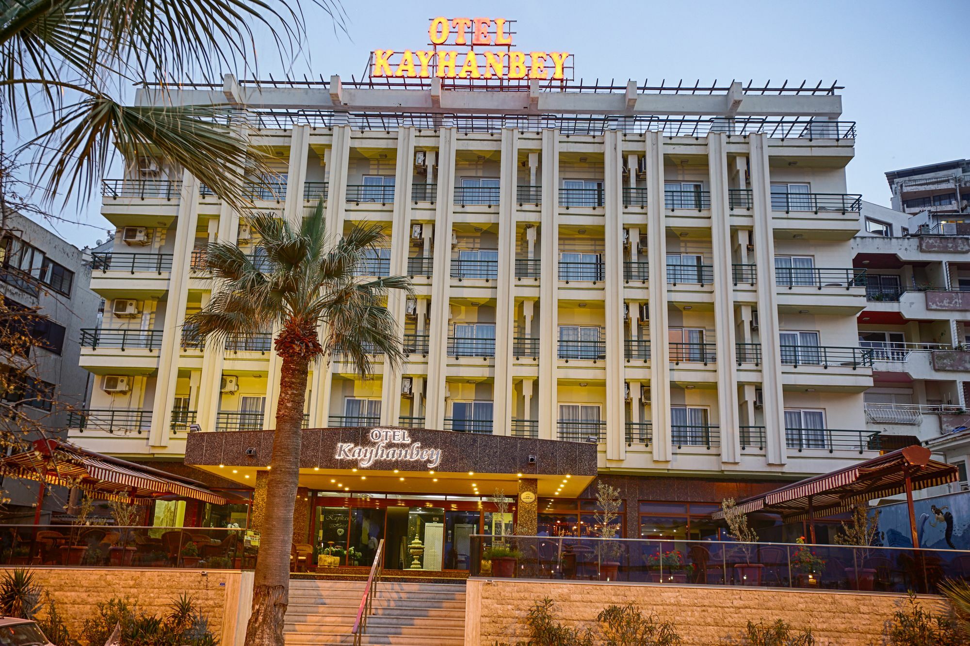 קוסדסי Kayhanbey Hotel מראה חיצוני תמונה