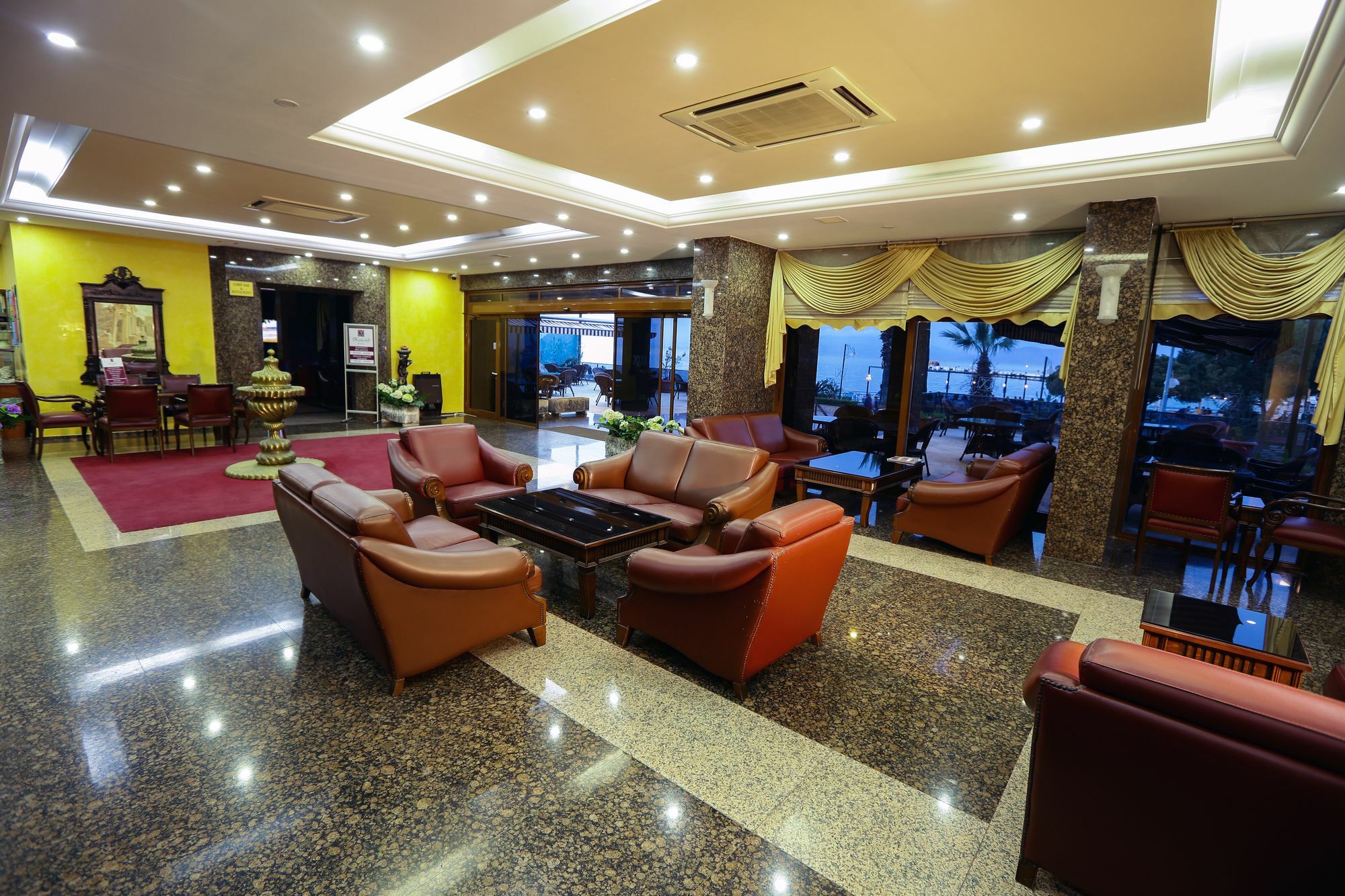 קוסדסי Kayhanbey Hotel מראה חיצוני תמונה