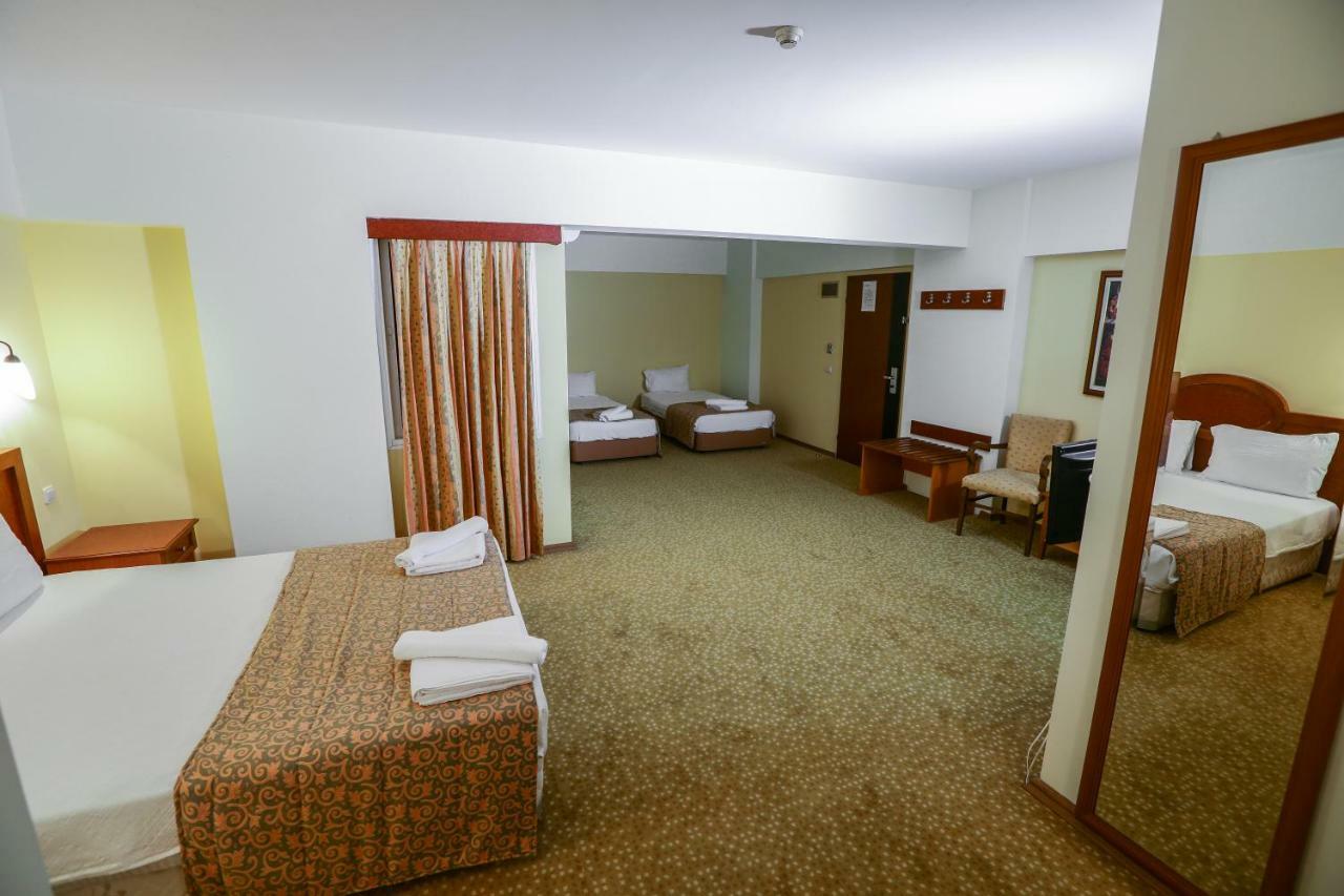 קוסדסי Kayhanbey Hotel מראה חיצוני תמונה