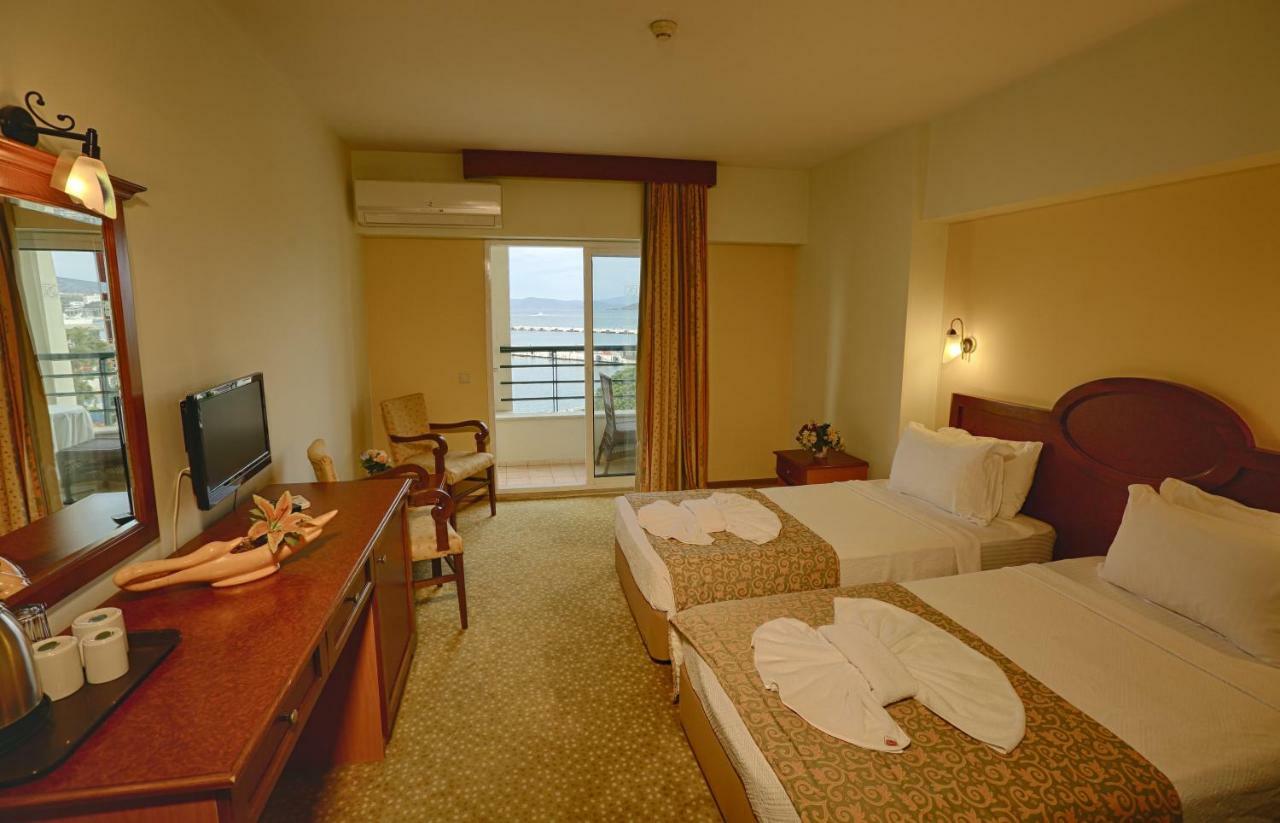 קוסדסי Kayhanbey Hotel מראה חיצוני תמונה